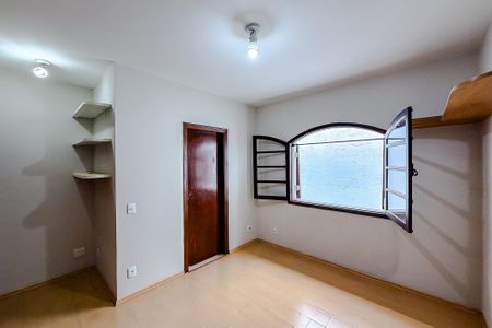 Casa para alugar com 400m², 4 quartos e 4 vagas Casa para alugar com 400m², 4 quartos e 4 vagasQuarto 4 - Suíte