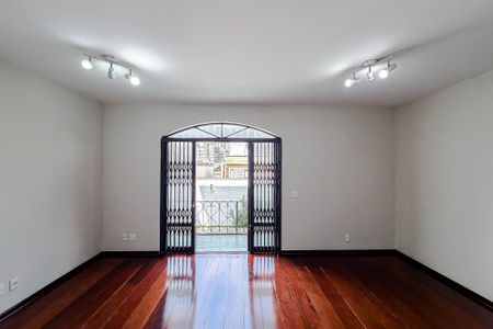 Casa para alugar com 400m², 4 quartos e 4 vagas Casa para alugar com 400m², 4 quartos e 4 vagasQuarto 1