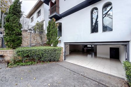 Casa para alugar com 400m², 4 quartos e 4 vagas Casa para alugar com 400m², 4 quartos e 4 vagasGaragem