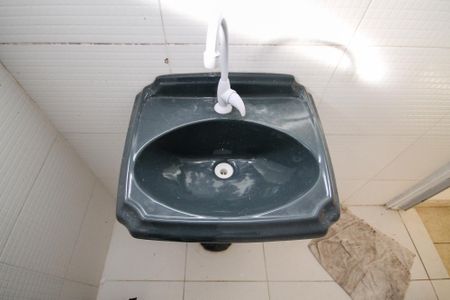 Banheiro de casa para alugar com 1 quarto, 65m² em Granja Carolina, Cotia