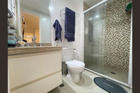 Apartamento à venda com 87m², 2 quartos e 2 vagas Apartamento à venda com 87m², 2 quartos e 2 vagasBanheiro da Suíte 1