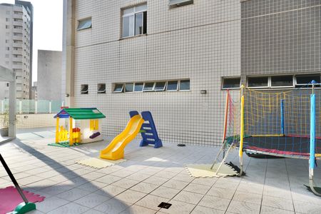 Apartamento para alugar com 120m², 3 quartos e 1 vagaÁrea comum - Playground