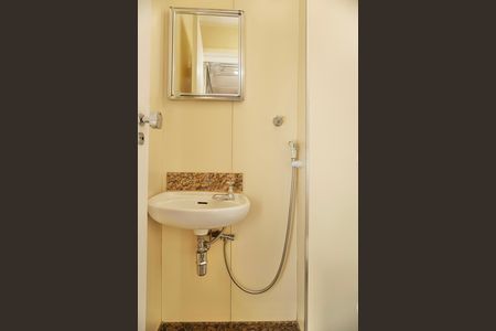 Apartamento para alugar com 120m², 3 quartos e 1 vagaÁrea de Serviço - Lavabo 