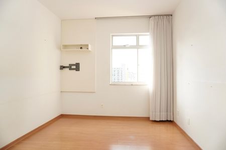 Apartamento para alugar com 120m², 3 quartos e 1 vagaSuíte