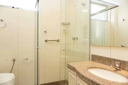 Apartamento para alugar com 120m², 3 quartos e 1 vagaSuíte - Banheiro 