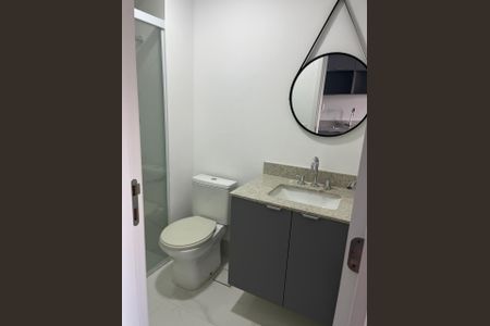 Banheiro  de apartamento para alugar com 1 quarto, 21m² em Indianópolis, São Paulo