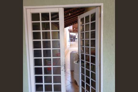 Casa à venda com 300m², 3 quartos e 4 vagas Casa à venda com 300m², 3 quartos e 4 vagasÁrea externa