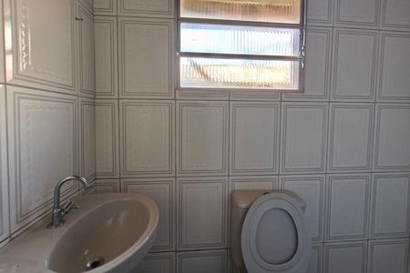 Casa à venda com 300m², 3 quartos e 4 vagas Casa à venda com 300m², 3 quartos e 4 vagasBanheiro de serviço