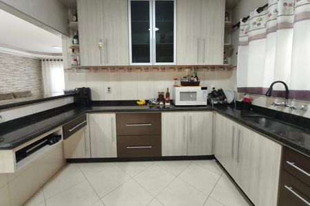 Casa à venda com 300m², 3 quartos e 4 vagas Casa à venda com 300m², 3 quartos e 4 vagasCozinha