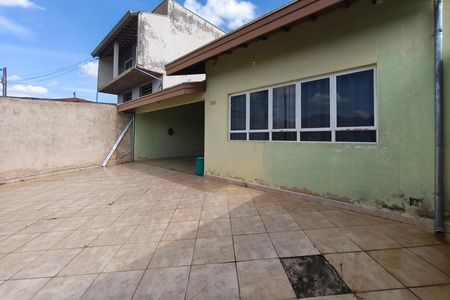 Casa à venda com 300m², 3 quartos e 4 vagas Casa à venda com 300m², 3 quartos e 4 vagasQuintal - Garagem