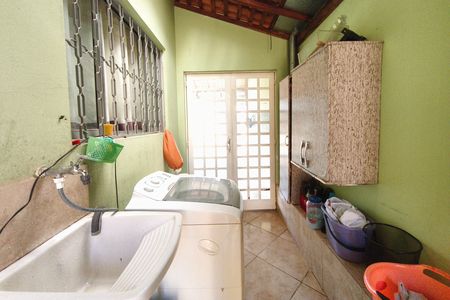 Casa à venda com 300m², 3 quartos e 4 vagas Casa à venda com 300m², 3 quartos e 4 vagasÁrea de Serviço