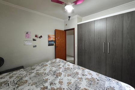 Casa à venda com 300m², 3 quartos e 4 vagas Casa à venda com 300m², 3 quartos e 4 vagasQuarto 2