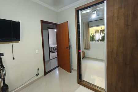 Casa à venda com 300m², 3 quartos e 4 vagas Casa à venda com 300m², 3 quartos e 4 vagasQuarto 3