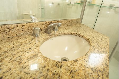 Apartamento à venda com 105m², 3 quartos e 2 vagas Apartamento à venda com 105m², 3 quartos e 2 vagasBanheiro da Suíte