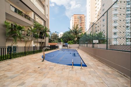 Apartamento à venda com 105m², 3 quartos e 2 vagas Apartamento à venda com 105m², 3 quartos e 2 vagasÁrea comum - Piscina