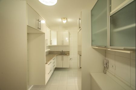 Apartamento à venda com 105m², 3 quartos e 2 vagas Apartamento à venda com 105m², 3 quartos e 2 vagasCozinha