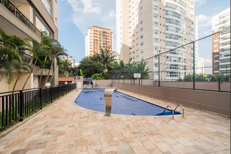 Apartamento à venda com 105m², 3 quartos e 2 vagas Apartamento à venda com 105m², 3 quartos e 2 vagasÁrea comum - Piscina