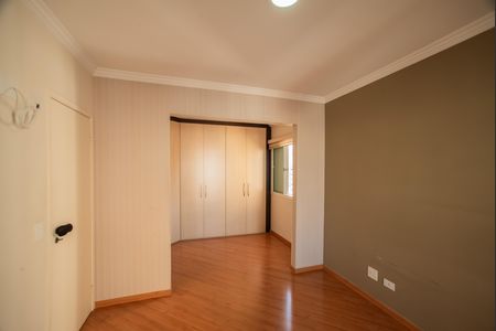 Apartamento à venda com 105m², 3 quartos e 2 vagas Apartamento à venda com 105m², 3 quartos e 2 vagasSuíte