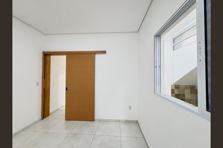 Suíte de casa para alugar com 1 quarto, 50m² em Vila Zat, São Paulo