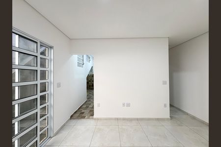 Sala  de casa para alugar com 1 quarto, 50m² em Vila Zat, São Paulo