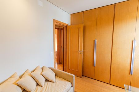 Apartamento à venda com 172m², 4 quartos e 3 vagas Apartamento à venda com 172m², 4 quartos e 3 vagasQuarto 3