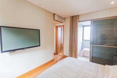Apartamento à venda com 172m², 4 quartos e 3 vagas Apartamento à venda com 172m², 4 quartos e 3 vagasSuíte 1