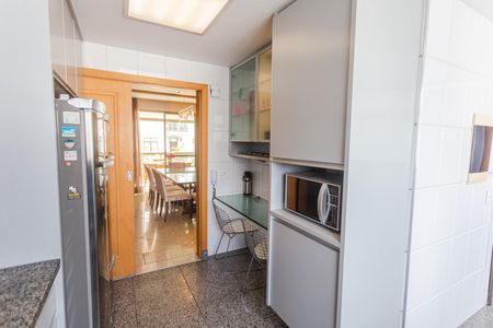 Cozinha de apartamento à venda com 4 quartos, 172m² em Sion, Belo Horizonte