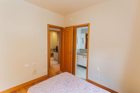 Apartamento à venda com 172m², 4 quartos e 3 vagas Apartamento à venda com 172m², 4 quartos e 3 vagasSemi-Suíte