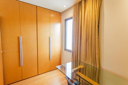 Apartamento à venda com 172m², 4 quartos e 3 vagas Apartamento à venda com 172m², 4 quartos e 3 vagasQuarto 3
