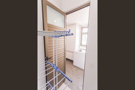 Apartamento à venda com 172m², 4 quartos e 3 vagas Apartamento à venda com 172m², 4 quartos e 3 vagasQuarto de Serviço