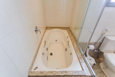 Apartamento à venda com 172m², 4 quartos e 3 vagas Apartamento à venda com 172m², 4 quartos e 3 vagasBanheiro do Banheiro da Suíte 1