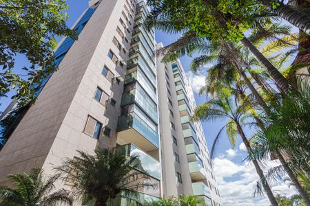Apartamento à venda com 172m², 4 quartos e 3 vagas Apartamento à venda com 172m², 4 quartos e 3 vagasFachada