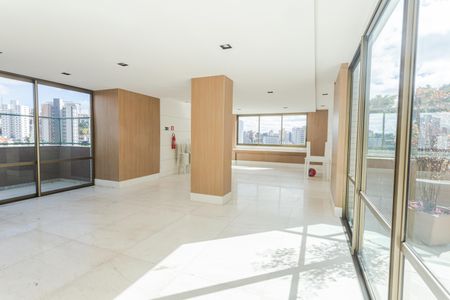 Apartamento à venda com 172m², 4 quartos e 3 vagas Apartamento à venda com 172m², 4 quartos e 3 vagasÁrea comum - Salão de festas