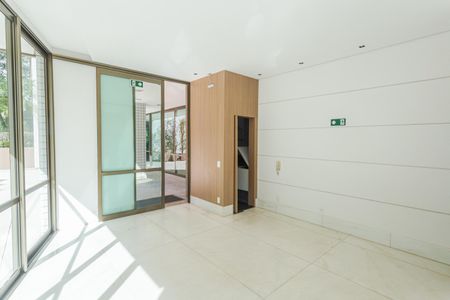 Apartamento à venda com 172m², 4 quartos e 3 vagas Apartamento à venda com 172m², 4 quartos e 3 vagasÁrea comum - Salão de festas