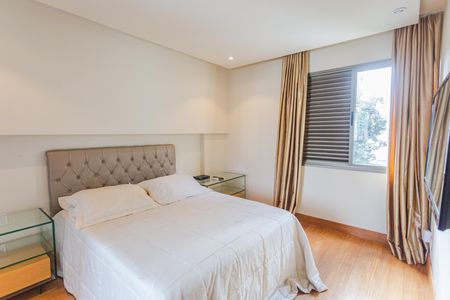 Apartamento à venda com 172m², 4 quartos e 3 vagas Apartamento à venda com 172m², 4 quartos e 3 vagasSuíte 1