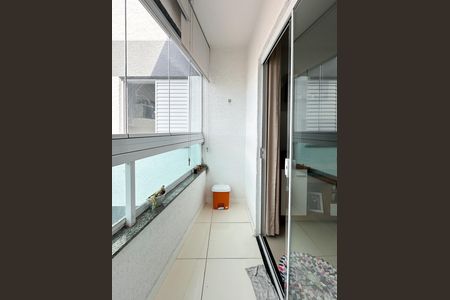 Apartamento à venda com 54m², 2 quartos e 2 vagas Apartamento à venda com 54m², 2 quartos e 2 vagasSacada
