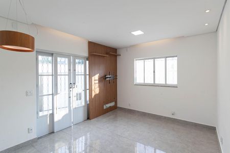 Casa para alugar com 102m², 2 quartos e 1 vagaSala