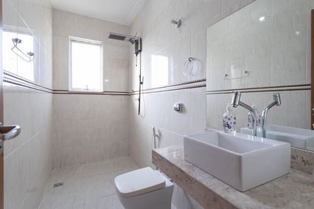 Casa para alugar com 102m², 2 quartos e 1 vagaBanheiro social