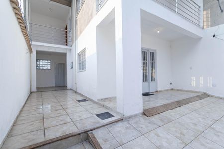 Casa para alugar com 102m², 2 quartos e 1 vagaEntrada
