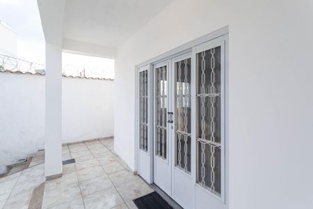 Casa para alugar com 102m², 2 quartos e 1 vagaEntrada
