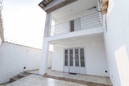 Casa para alugar com 102m², 2 quartos e 1 vagaFachada