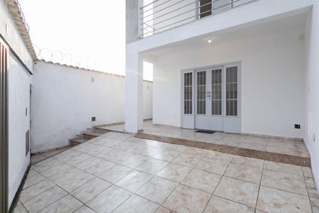 Casa para alugar com 102m², 2 quartos e 1 vagaEntrada