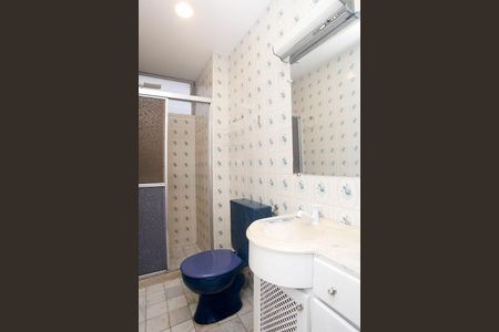 Banheiro de apartamento para alugar com 1 quarto, 40m² em Menino Deus, Porto Alegre