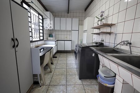 Casa à venda com 200m², 3 quartos e 2 vagasÁrea de Serviço