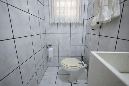 Casa à venda com 200m², 3 quartos e 2 vagasBanheiro 1