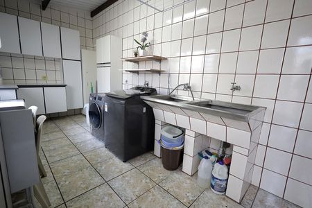 Casa à venda com 200m², 3 quartos e 2 vagasÁrea de Serviço