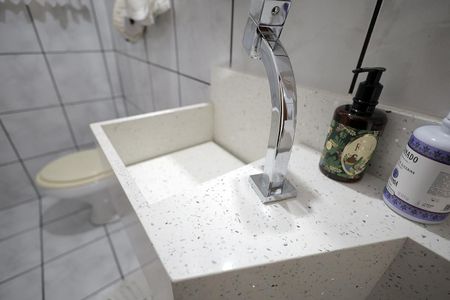 Casa à venda com 200m², 3 quartos e 2 vagasBanheiro 1