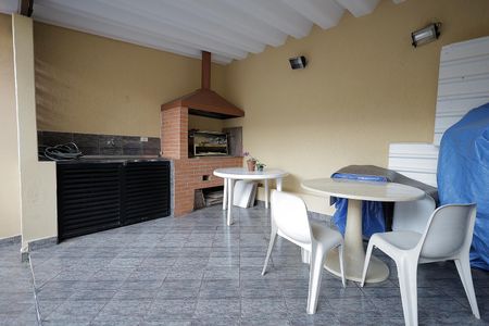 Casa à venda com 200m², 3 quartos e 2 vagasQuintal e Churrasqueira