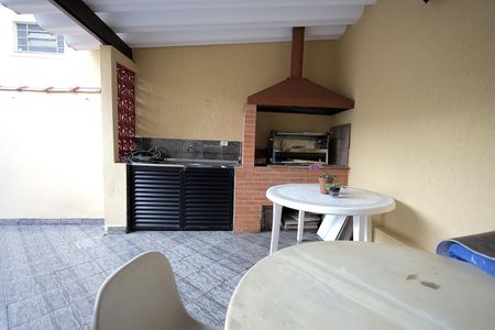 Casa à venda com 200m², 3 quartos e 2 vagasQuintal e Churrasqueira
