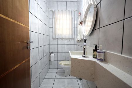 Casa à venda com 200m², 3 quartos e 2 vagasBanheiro 1